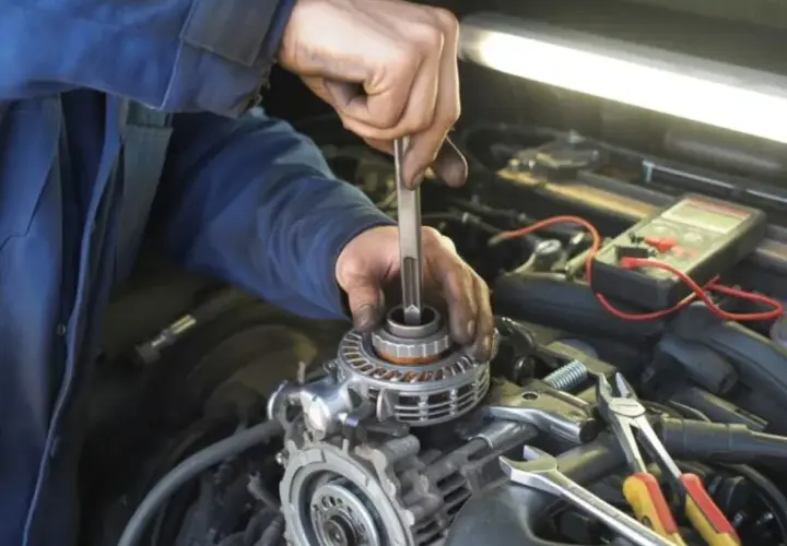 Objawy awarii sprzęgła: Szybka diagnoza i test. Kiedy do mechanika?