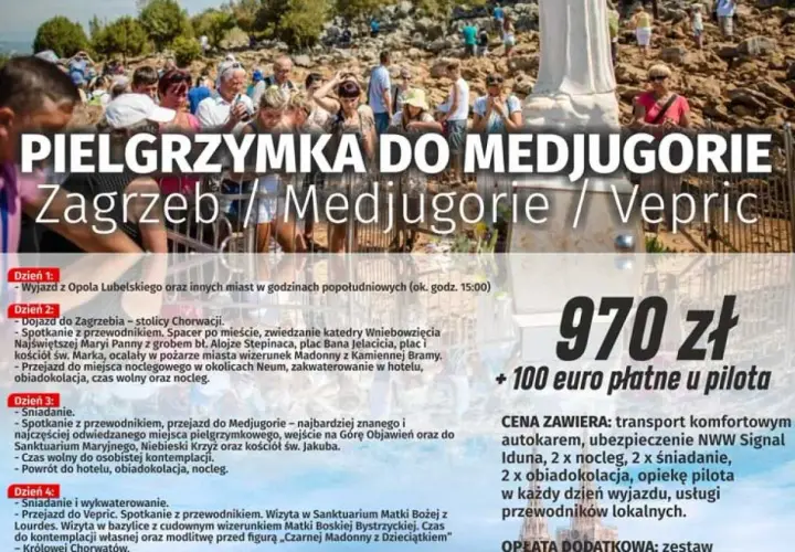 Grupa pielgrzymów przed pomnikiem Matki Bożej w Medziugorie, z ceną 970 zł.