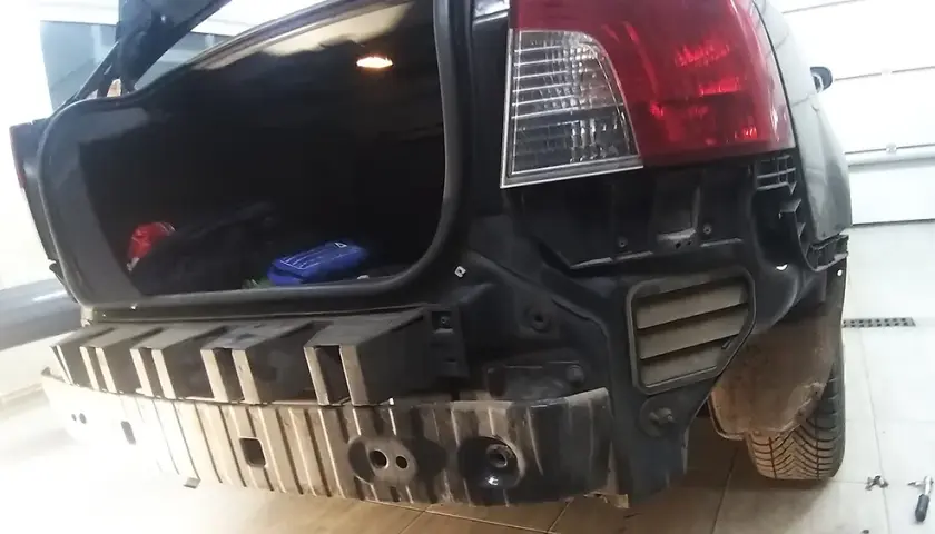 Volvo V50: Gdzie jest ucho holownicze? Montaż krok po kroku
