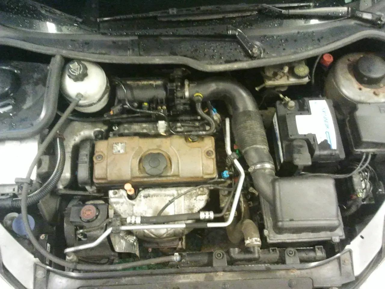 Peugeot 206: Gdzie jest czujnik wentylatora? Diagnoza i wymiana