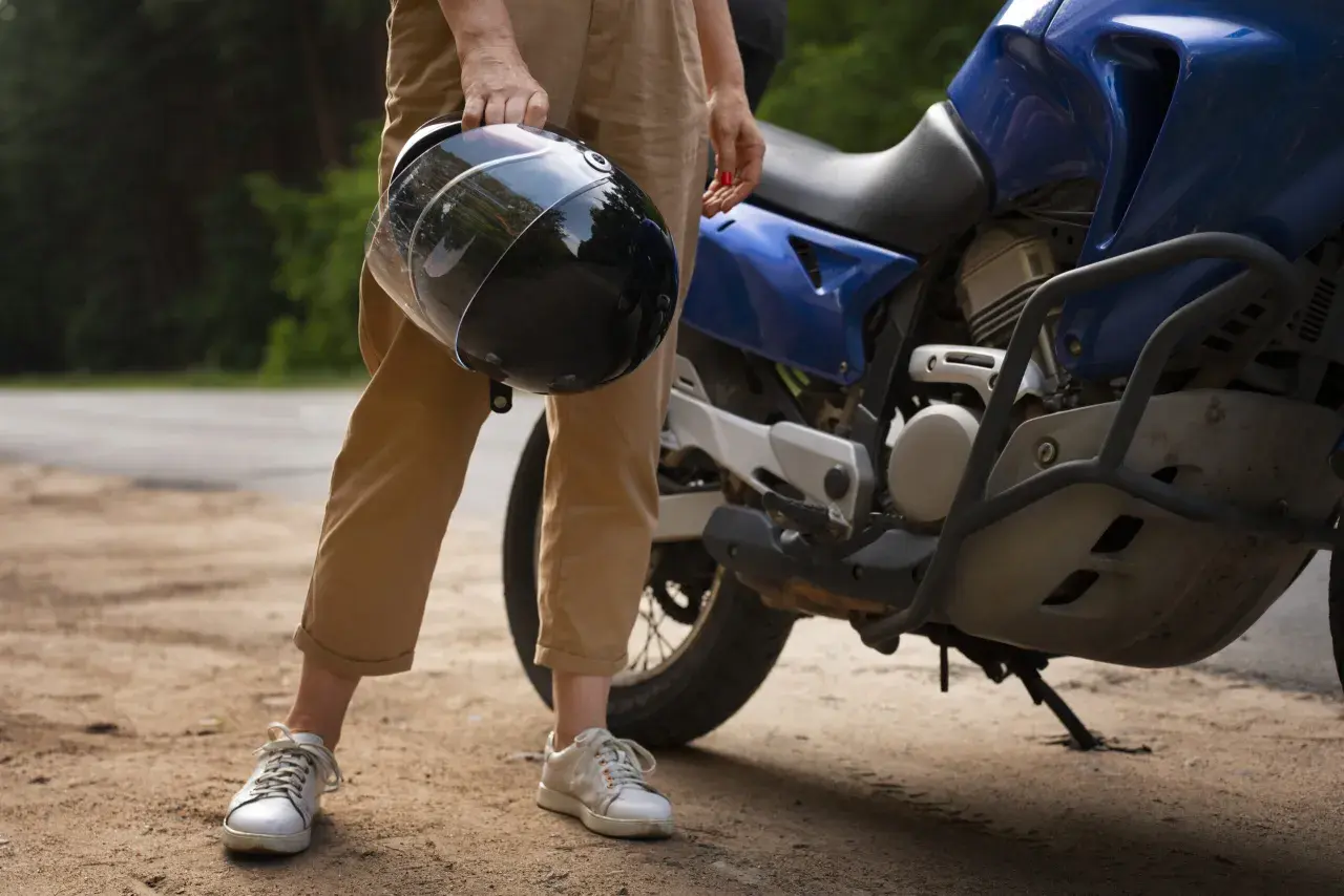 Czy możesz holować motocykl? Prawo, mandat i bezpieczny transport