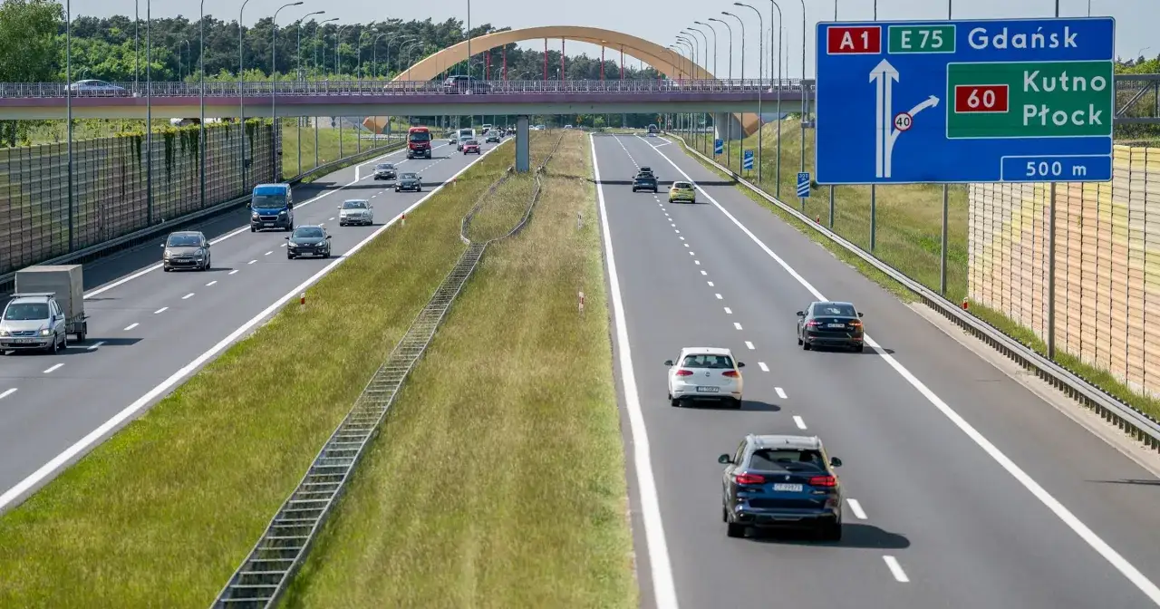 autostrada dwa pasy trzy pasy przepisy